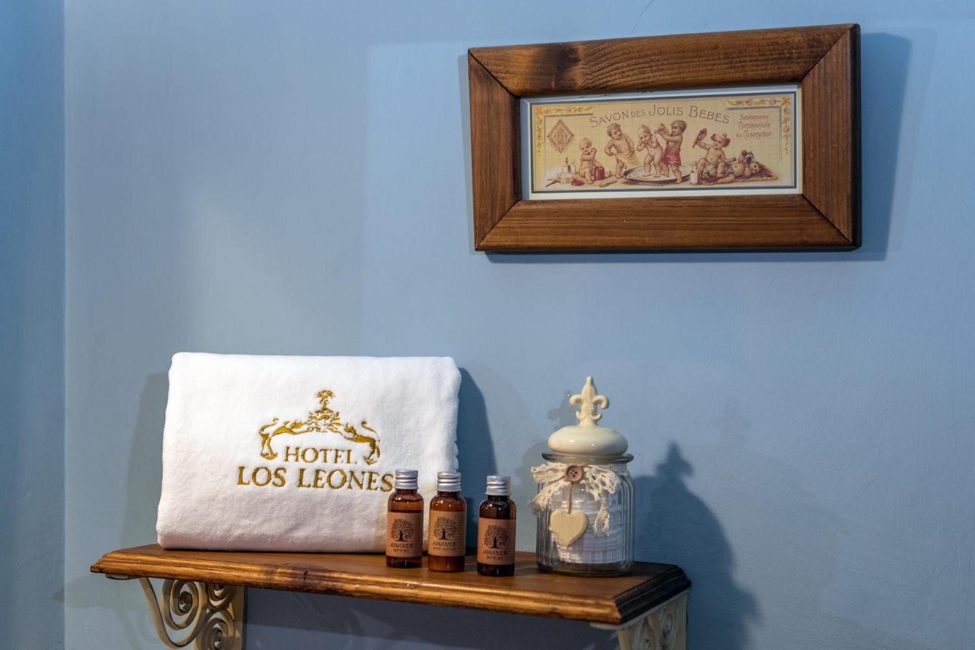 Hotel Los Leones - Adults Only Rubielos De Mora Bagian luar foto